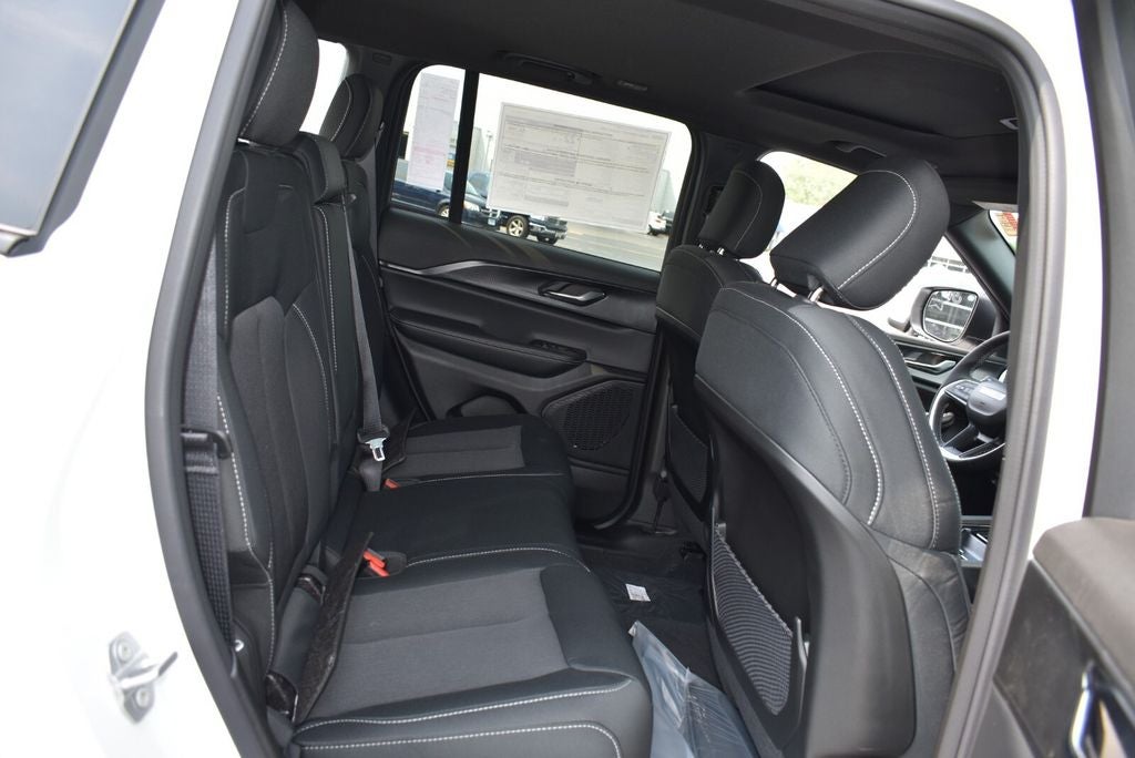 2026 Jeep Grand Cherokee Laredo X