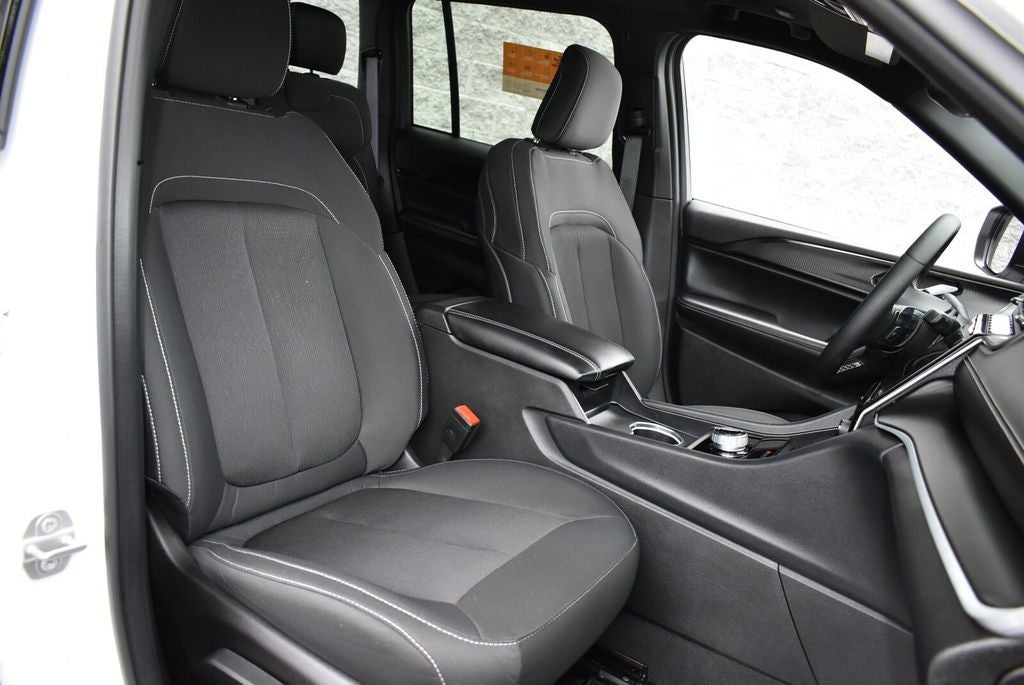 2024 Jeep Grand Cherokee Laredo X