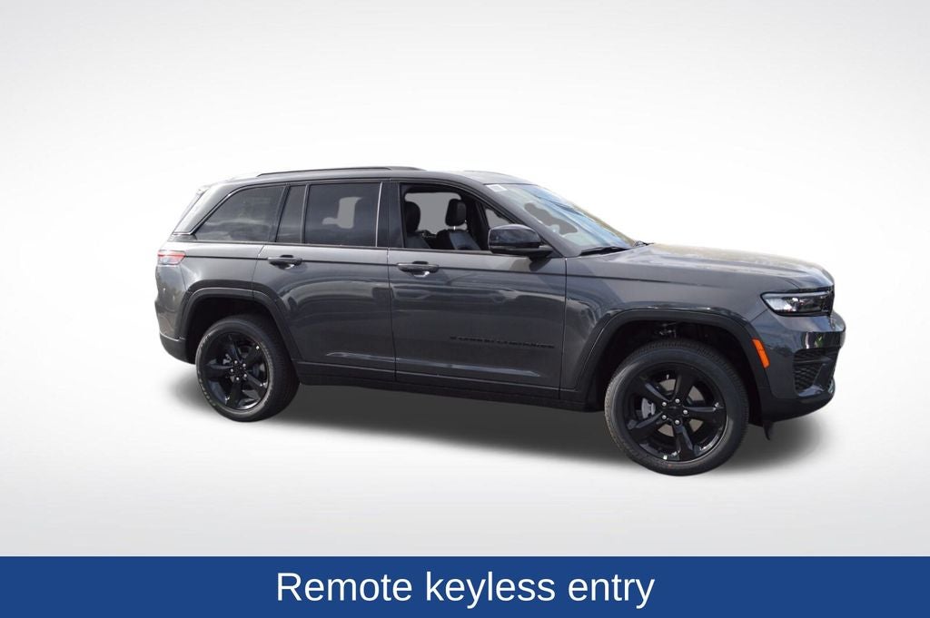 2025 Jeep Grand Cherokee Laredo