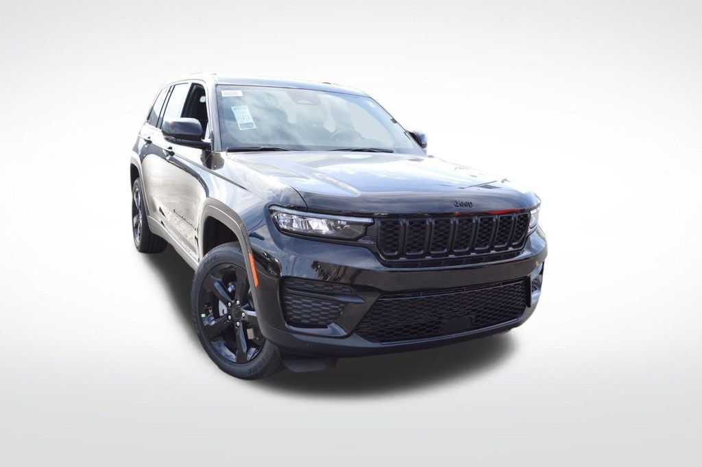 2025 Jeep Grand Cherokee Laredo