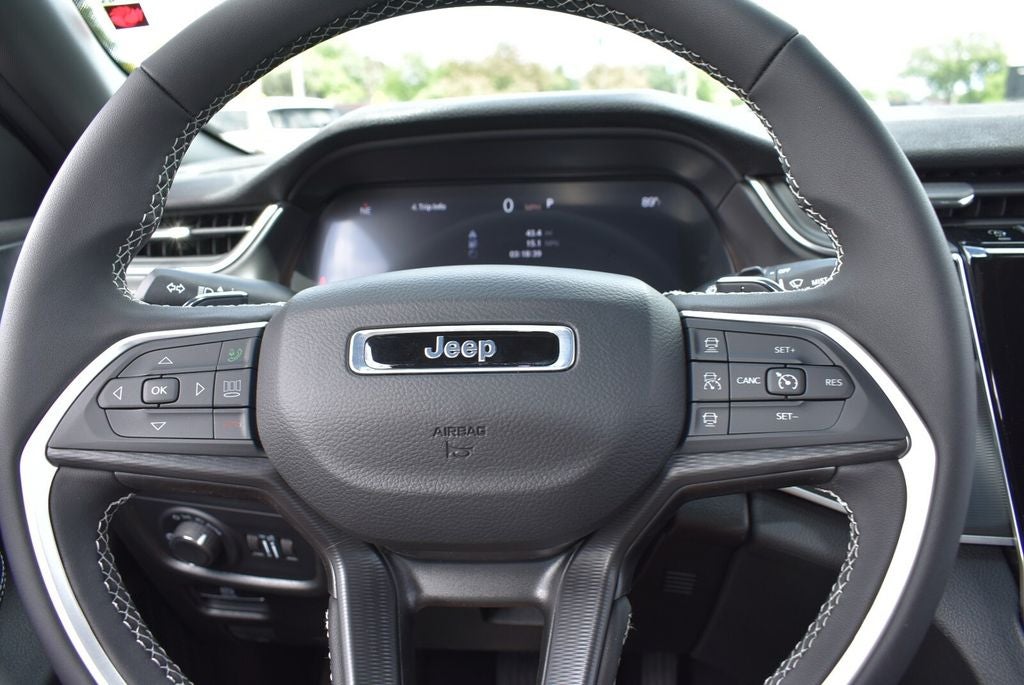 2026 Jeep Grand Cherokee Laredo