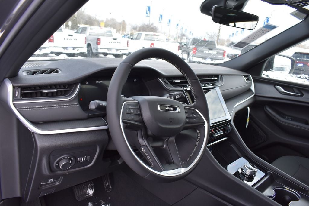 2025 Jeep Grand Cherokee Laredo X