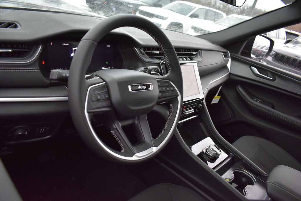 2025 Jeep Grand Cherokee Laredo X