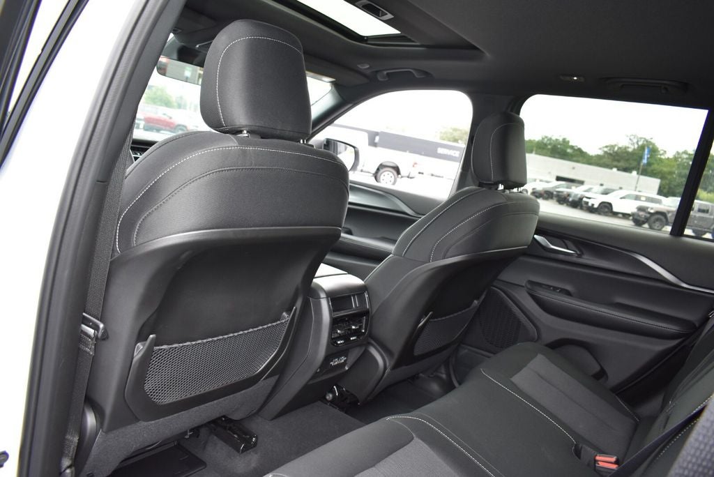 2026 Jeep Grand Cherokee Laredo X