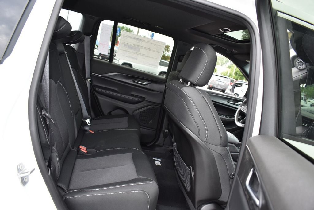 2026 Jeep Grand Cherokee Laredo X