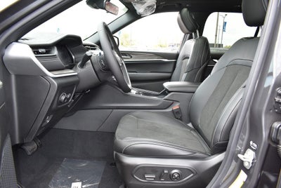 2026 Jeep Grand Cherokee Laredo Altitude
