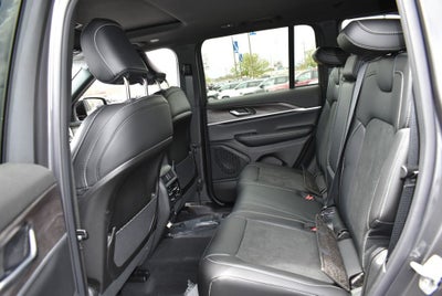 2026 Jeep Grand Cherokee Laredo Altitude