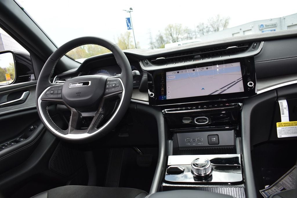 2026 Jeep Grand Cherokee Laredo Altitude