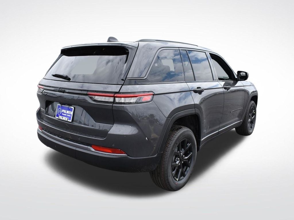 2026 Jeep Grand Cherokee Laredo Altitude