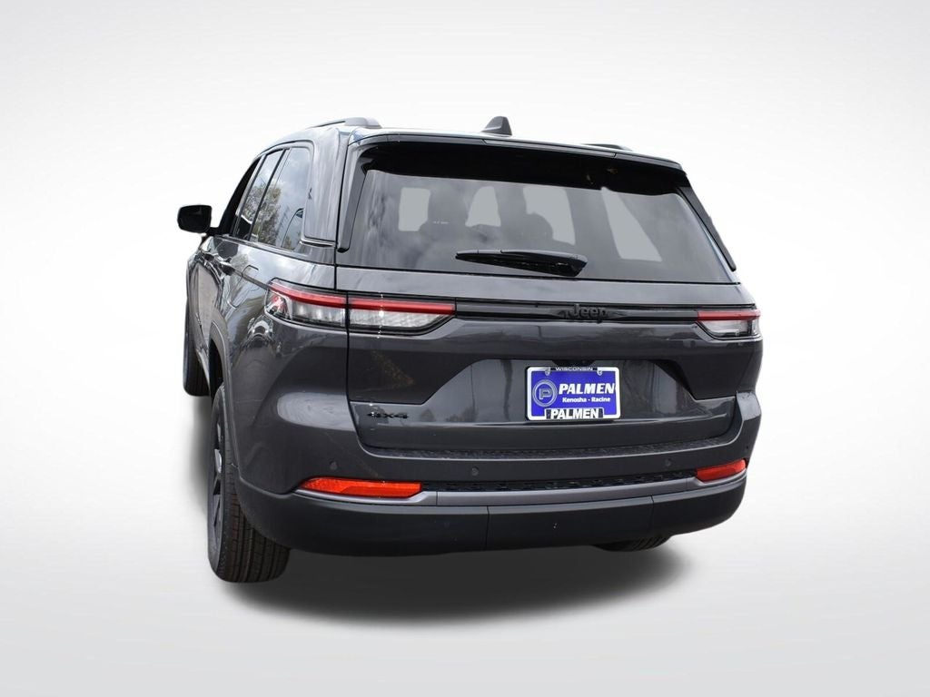 2026 Jeep Grand Cherokee Laredo Altitude