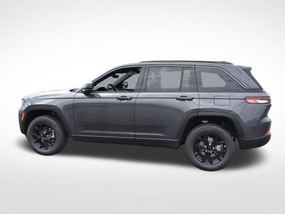 2026 Jeep Grand Cherokee Laredo Altitude