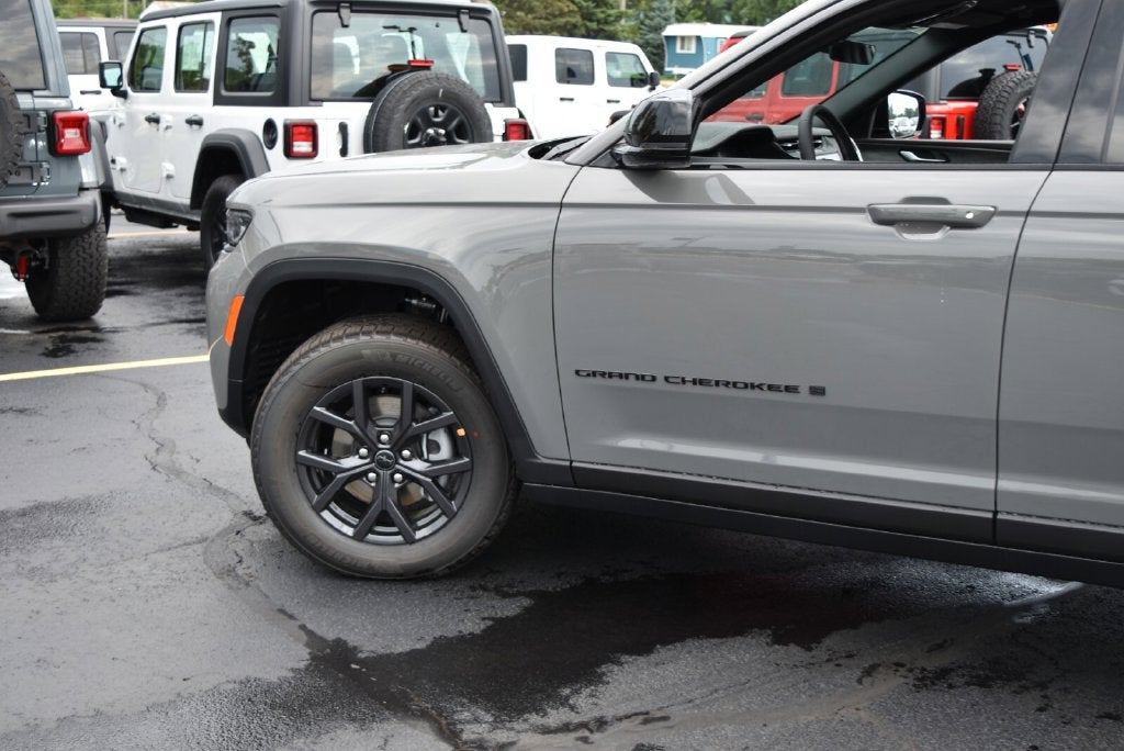 2027 Jeep Grand Cherokee Altitude