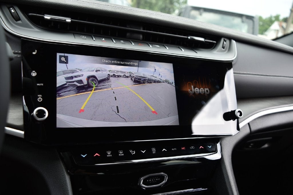 2027 Jeep Grand Cherokee Altitude