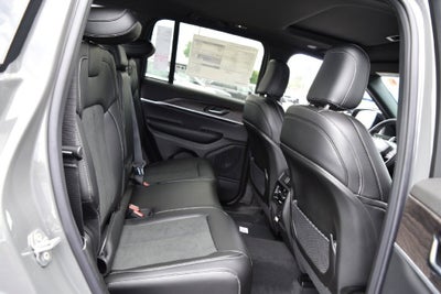 2027 Jeep Grand Cherokee Altitude