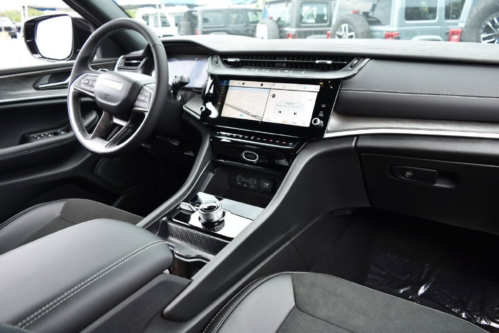 2027 Jeep Grand Cherokee Altitude