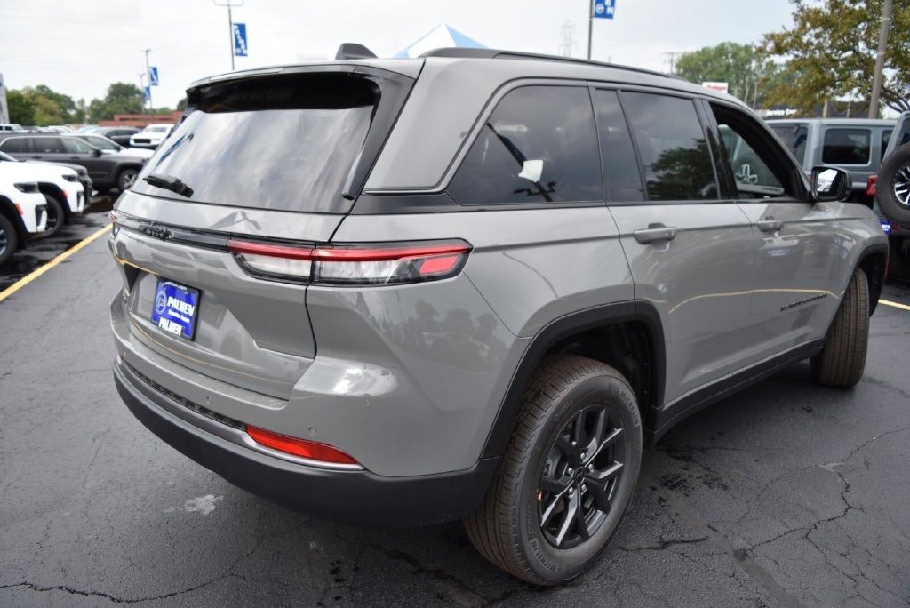 2027 Jeep Grand Cherokee Altitude