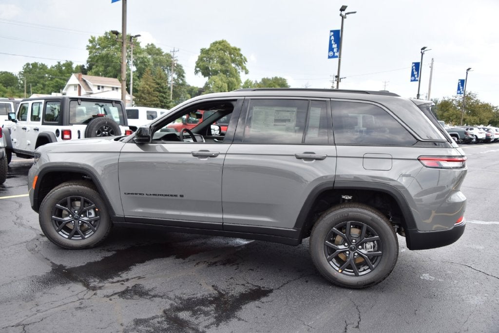 2027 Jeep Grand Cherokee Altitude