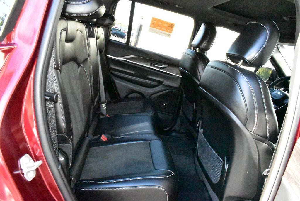 2026 Jeep Grand Cherokee Altitude