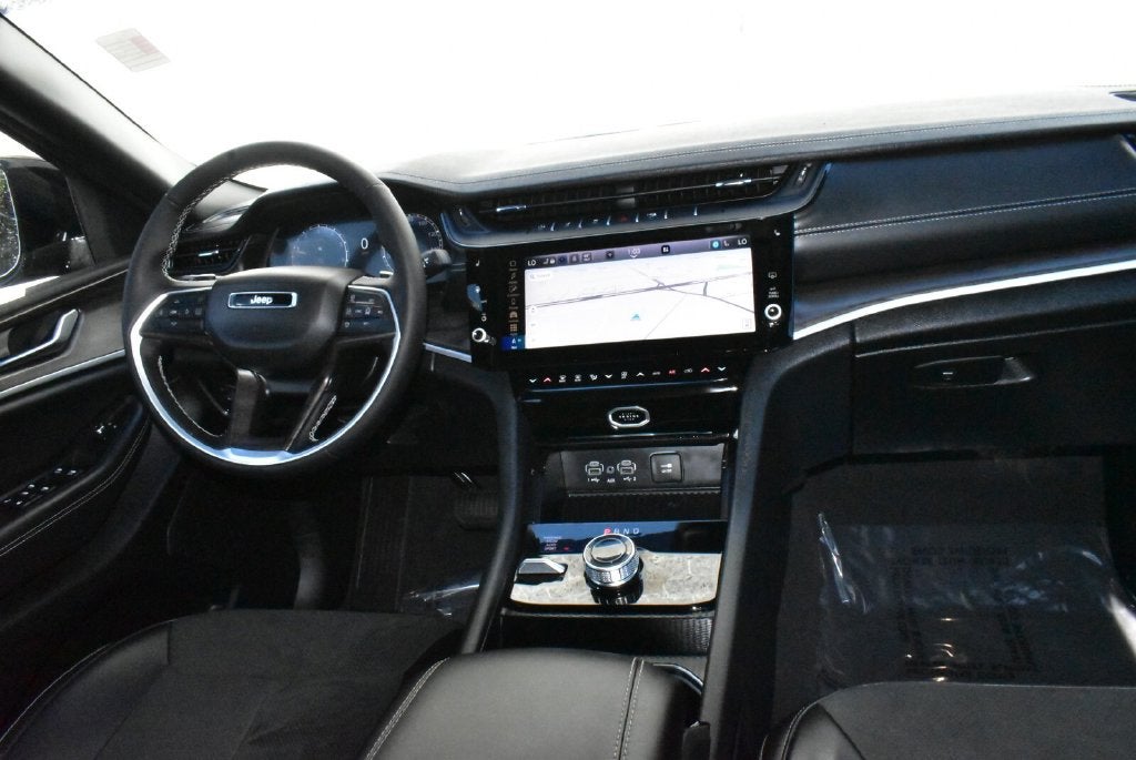 2026 Jeep Grand Cherokee Altitude
