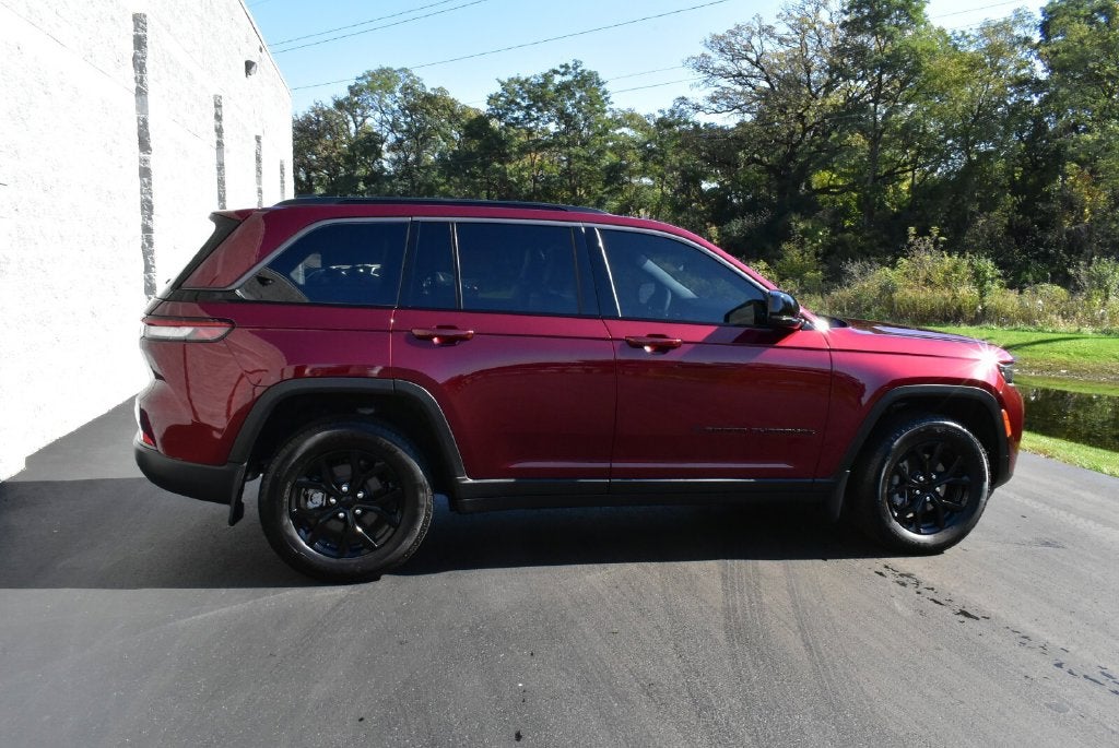 2026 Jeep Grand Cherokee Altitude