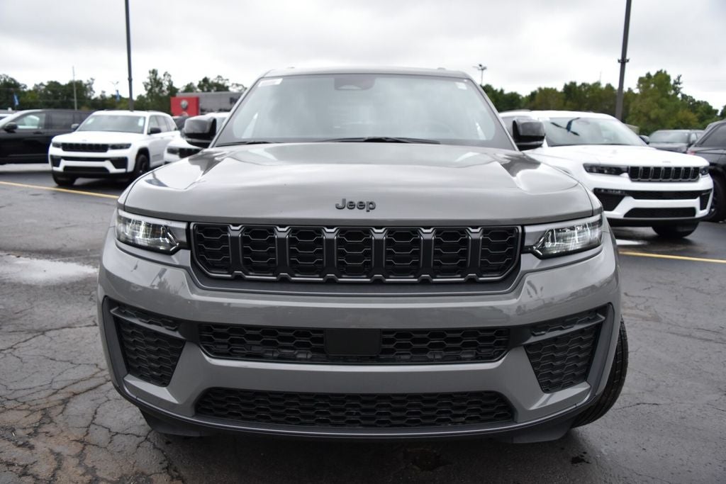 2027 Jeep Grand Cherokee Altitude