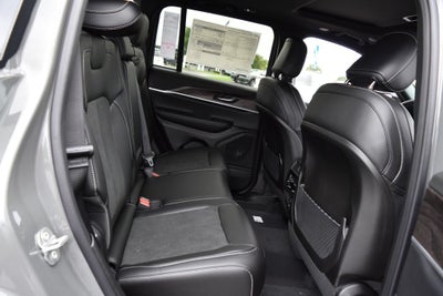 2027 Jeep Grand Cherokee Altitude