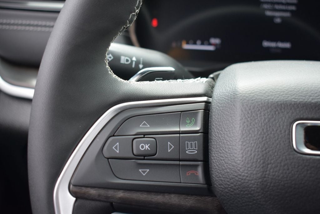 2026 Jeep Grand Cherokee Laredo Altitude