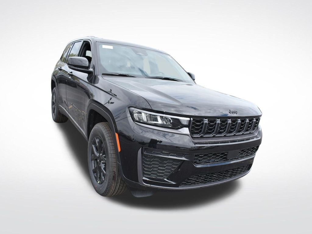 2026 Jeep Grand Cherokee Laredo Altitude