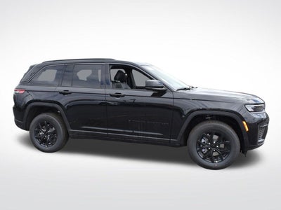 2026 Jeep Grand Cherokee Laredo Altitude