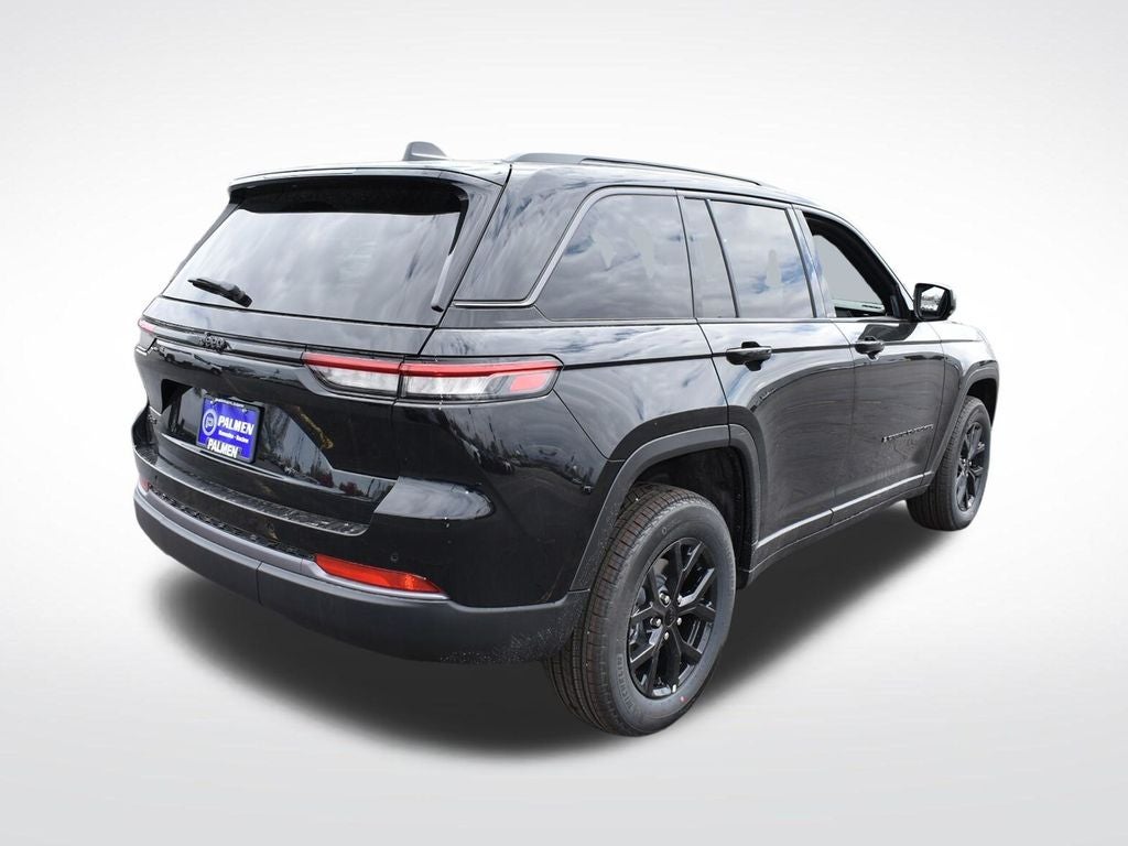 2026 Jeep Grand Cherokee Laredo Altitude
