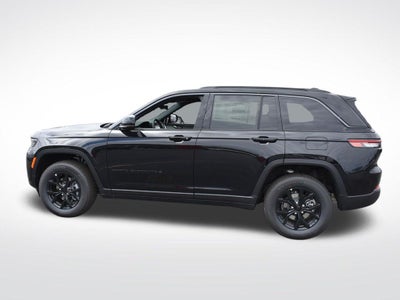 2026 Jeep Grand Cherokee Laredo Altitude