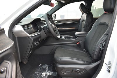 2026 Jeep Grand Cherokee Altitude