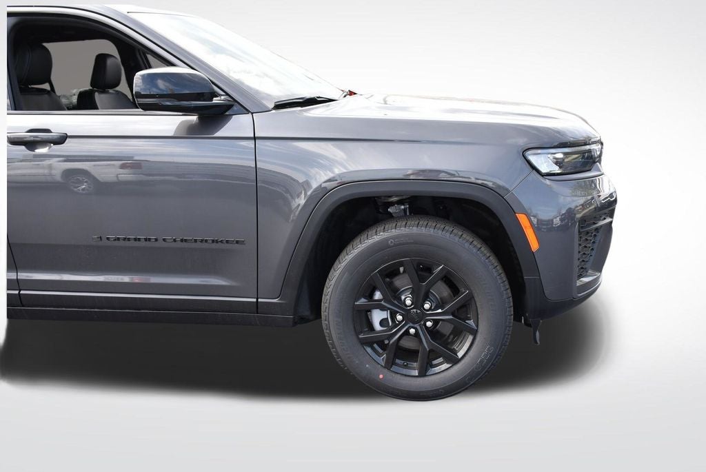 2026 Jeep Grand Cherokee Laredo