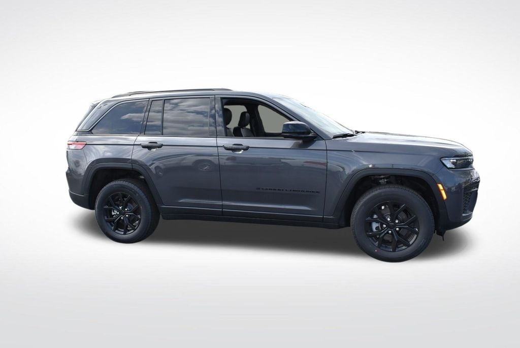 2026 Jeep Grand Cherokee Laredo