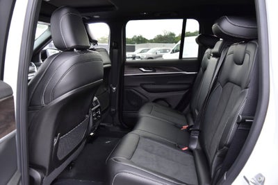 2027 Jeep Grand Cherokee Altitude