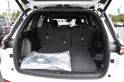 2027 Jeep Grand Cherokee Altitude