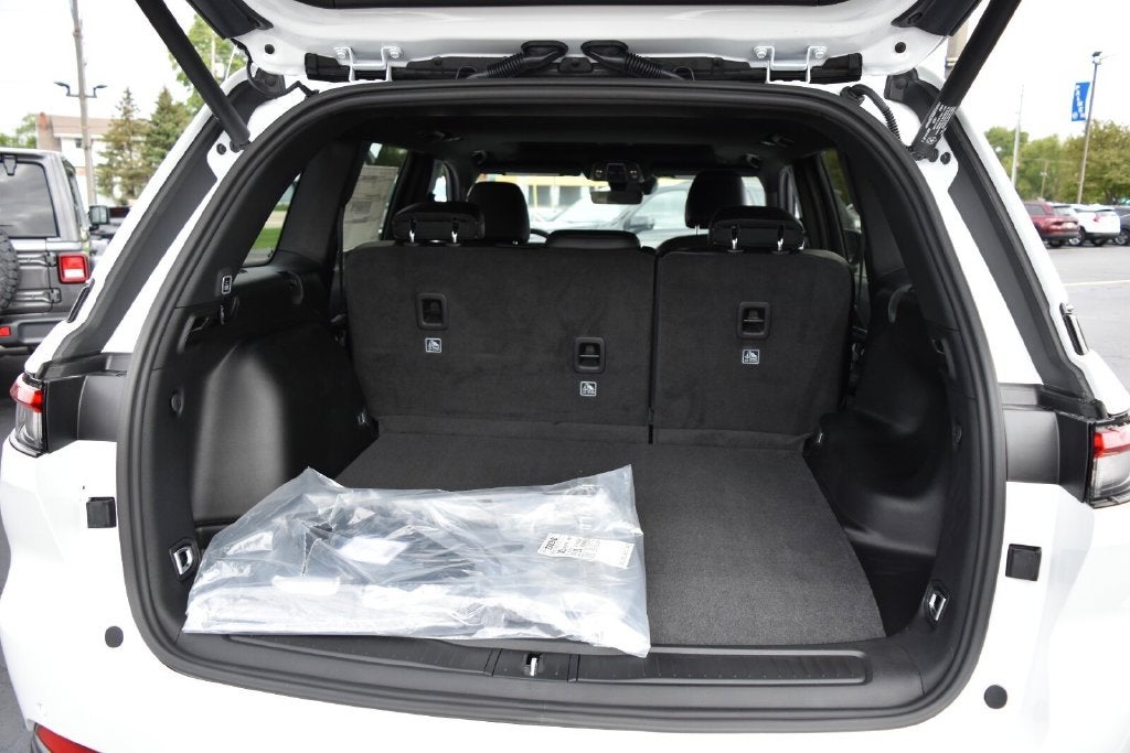 2027 Jeep Grand Cherokee Altitude