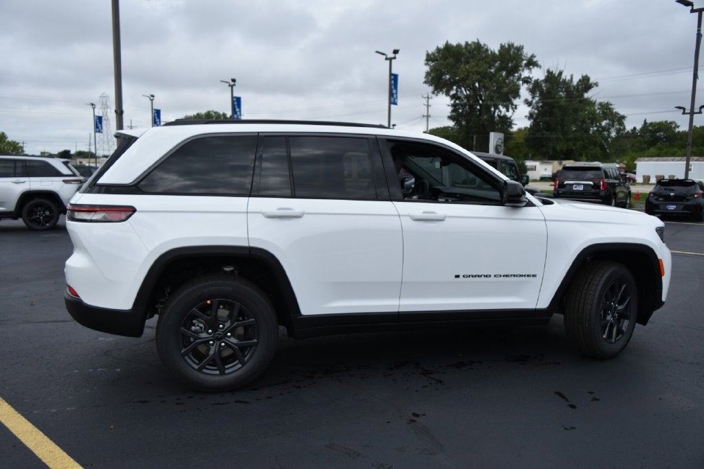 2027 Jeep Grand Cherokee Altitude