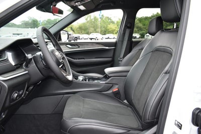 2026 Jeep Grand Cherokee Altitude
