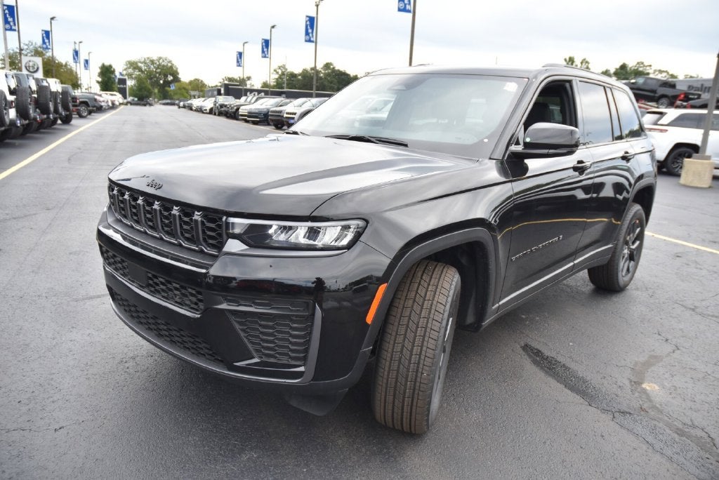 2027 Jeep Grand Cherokee Altitude