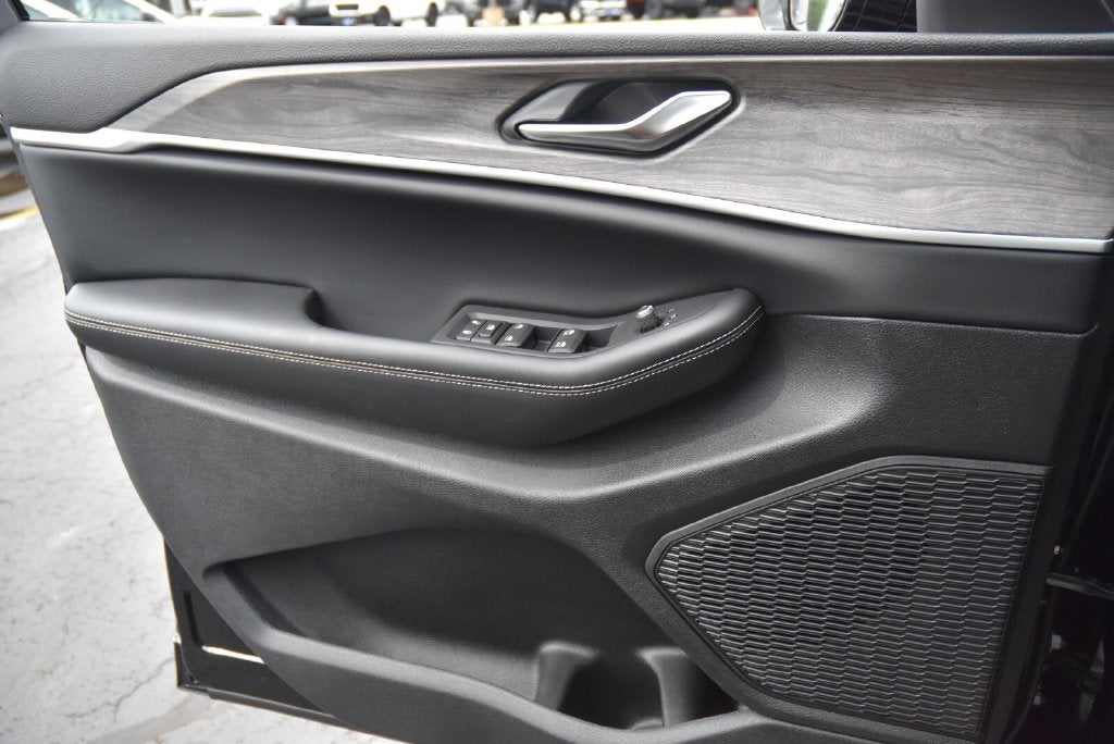 2027 Jeep Grand Cherokee Altitude