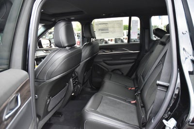 2027 Jeep Grand Cherokee Altitude