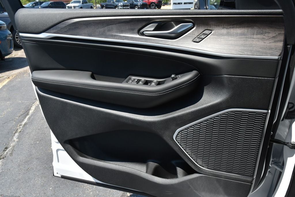 2026 Jeep Grand Cherokee Limited Reserve