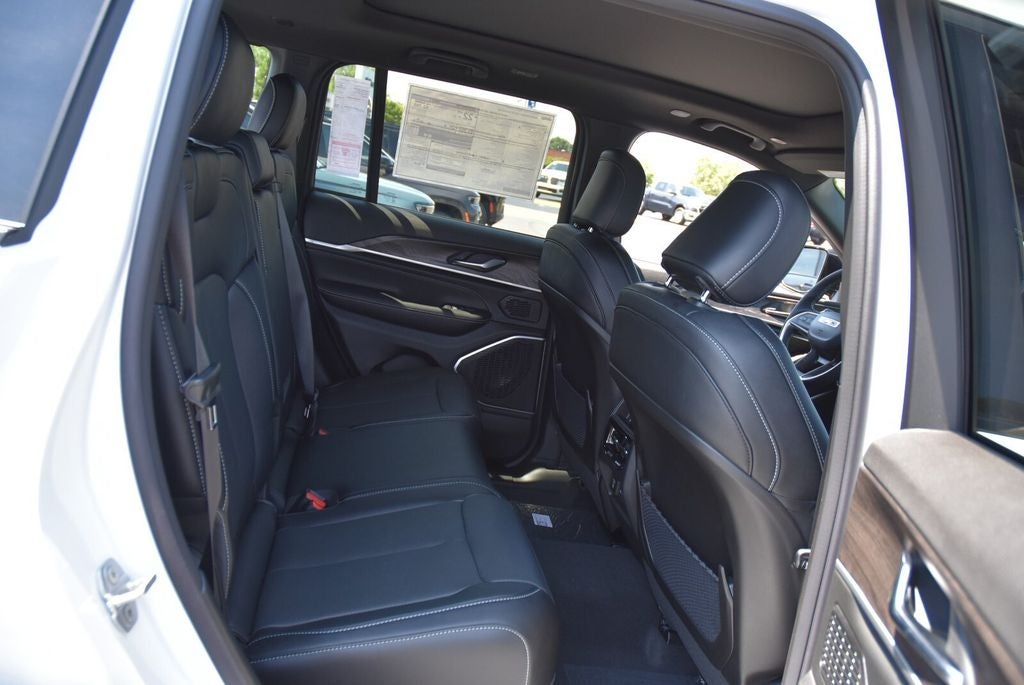 2026 Jeep Grand Cherokee Limited Reserve