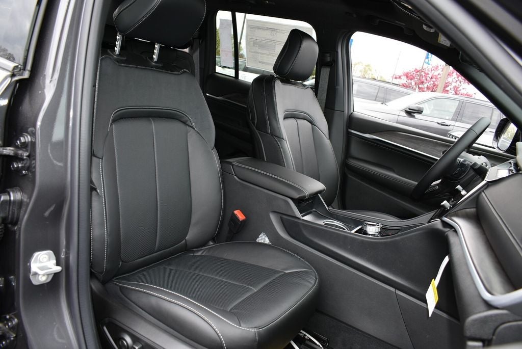 2026 Jeep Grand Cherokee Limited Reserve