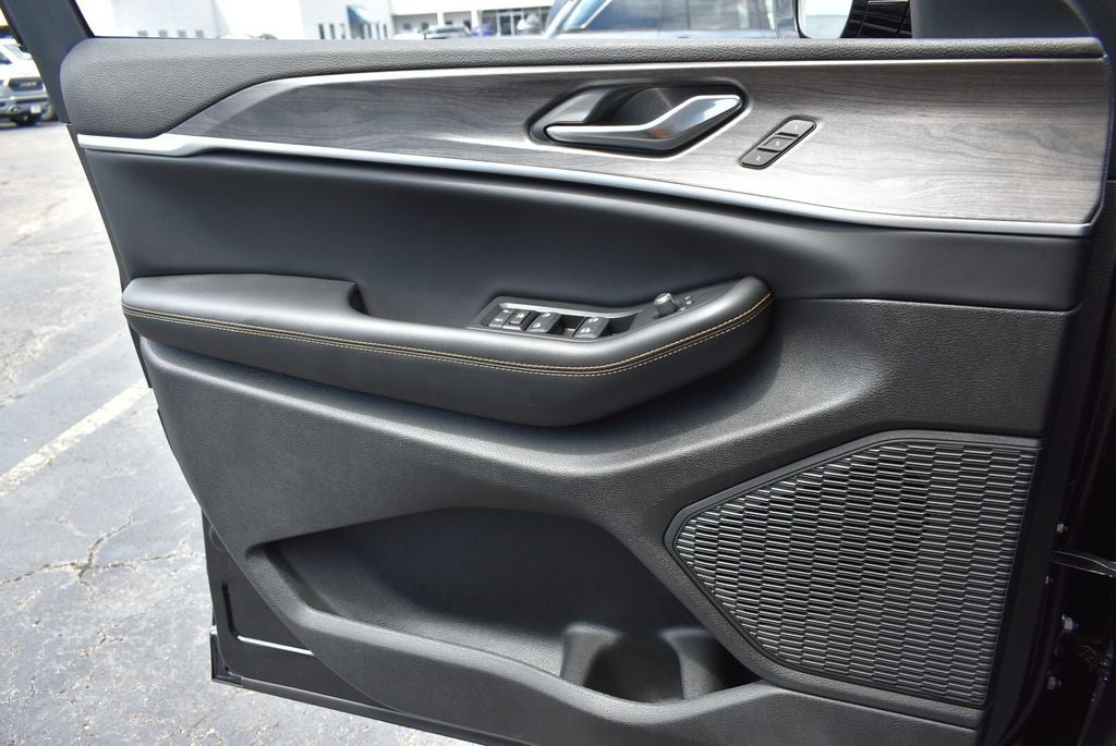 2026 Jeep Grand Cherokee 85th Anniversary Edition