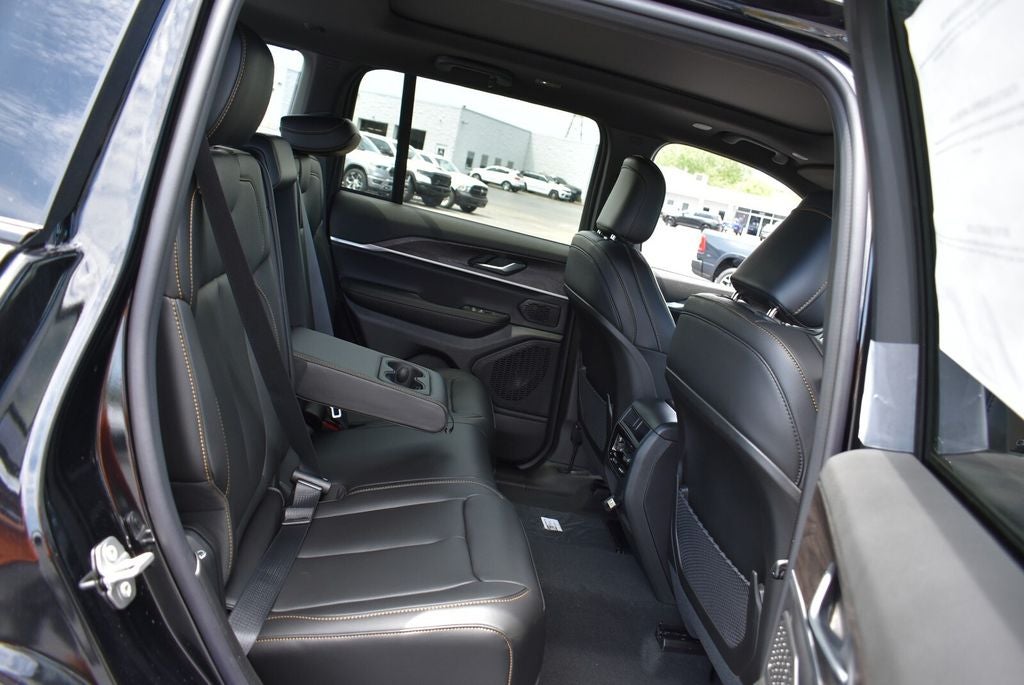 2026 Jeep Grand Cherokee 85th Anniversary Edition
