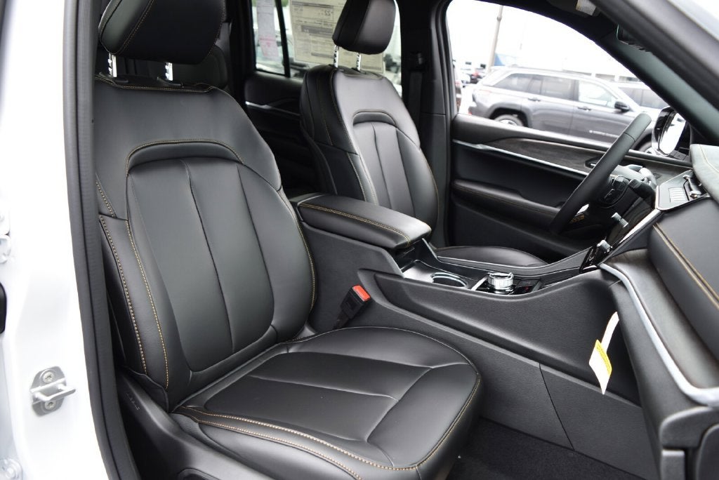 2026 Jeep Grand Cherokee 85th Anniversary Edition