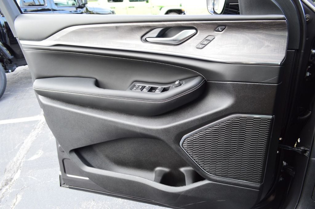 2025 Jeep Grand Cherokee Overland