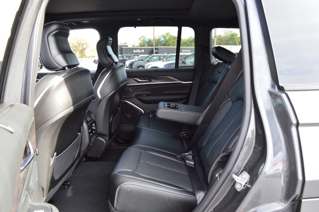 2025 Jeep Grand Cherokee Overland